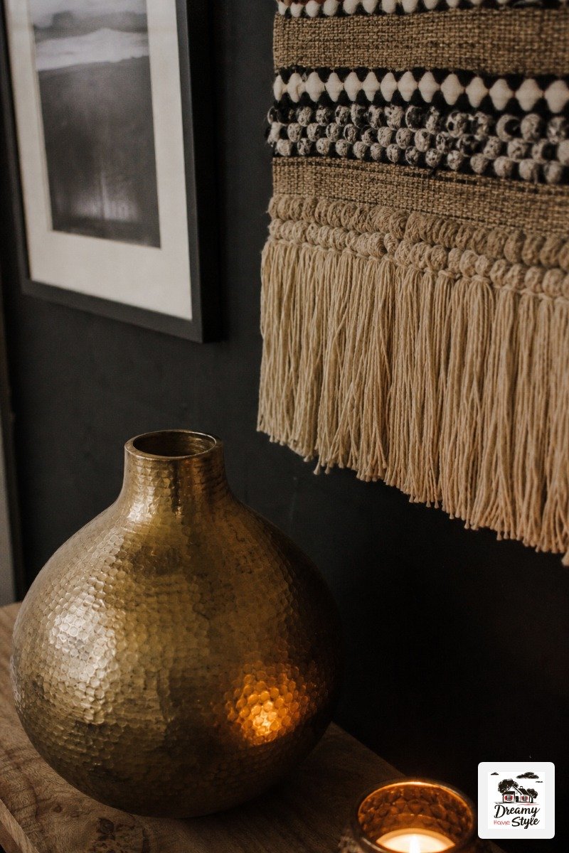 Soft Black + Warm Metallics + Natural Fiber