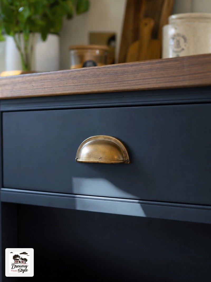 Hardware Color Changes Everything About the Paint Shade