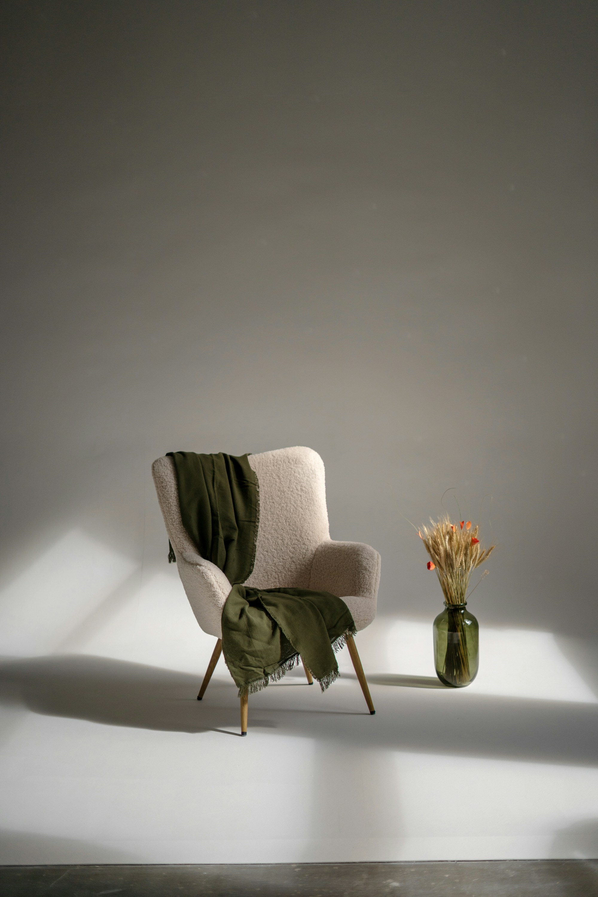 Olive Green Living Room Ideas That Feel Warm, Not Drab