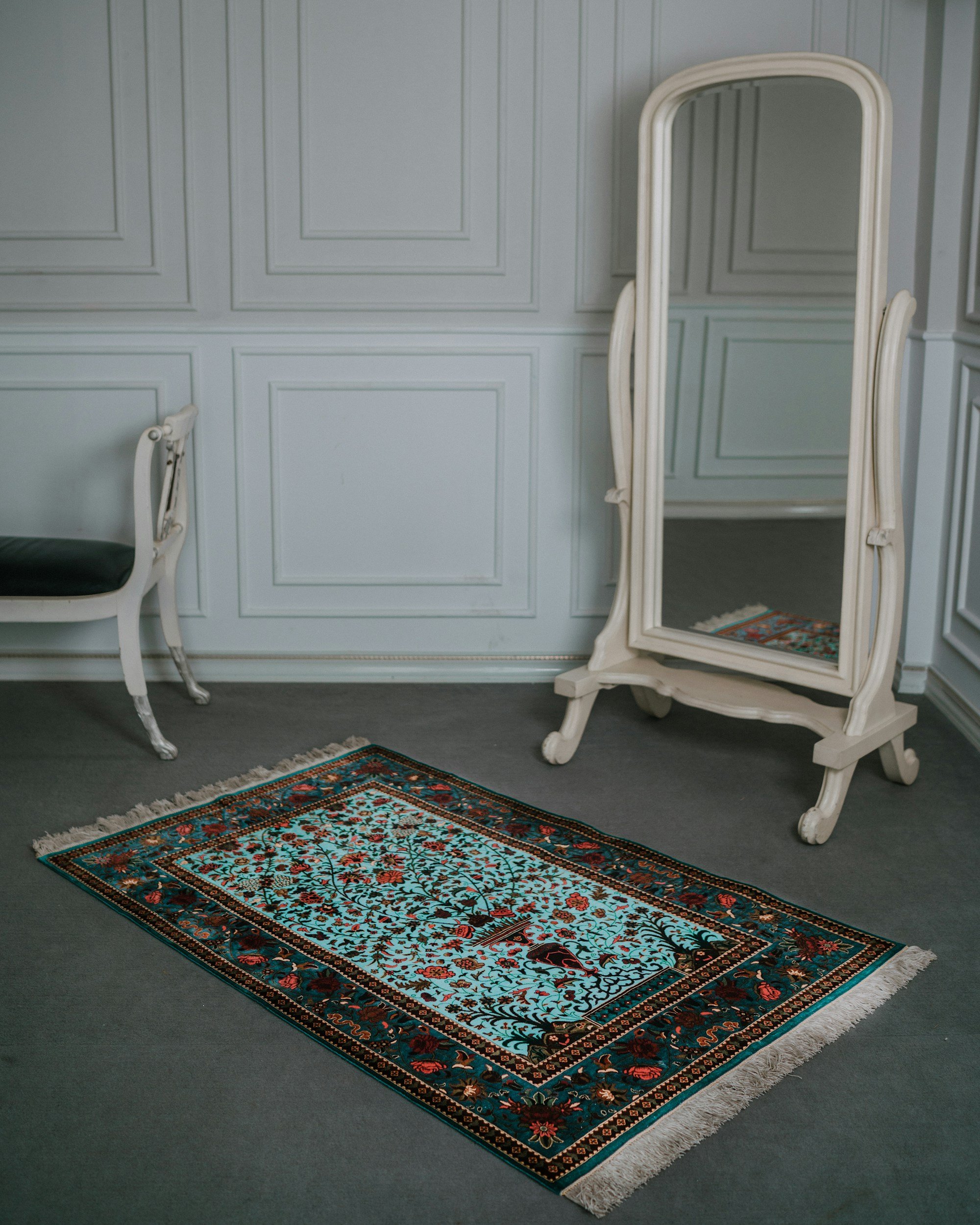 Persian Rug Ideas That Make a Room Feel Collected, Not Stuffy